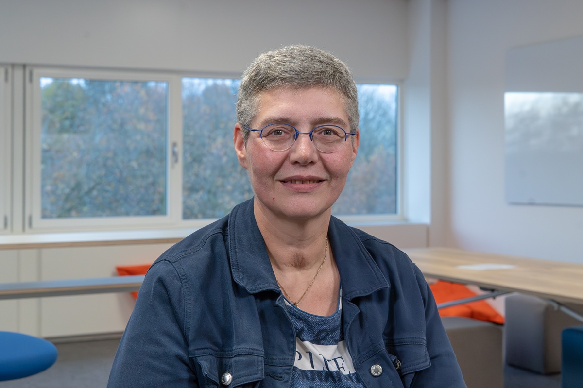 Esther Simons