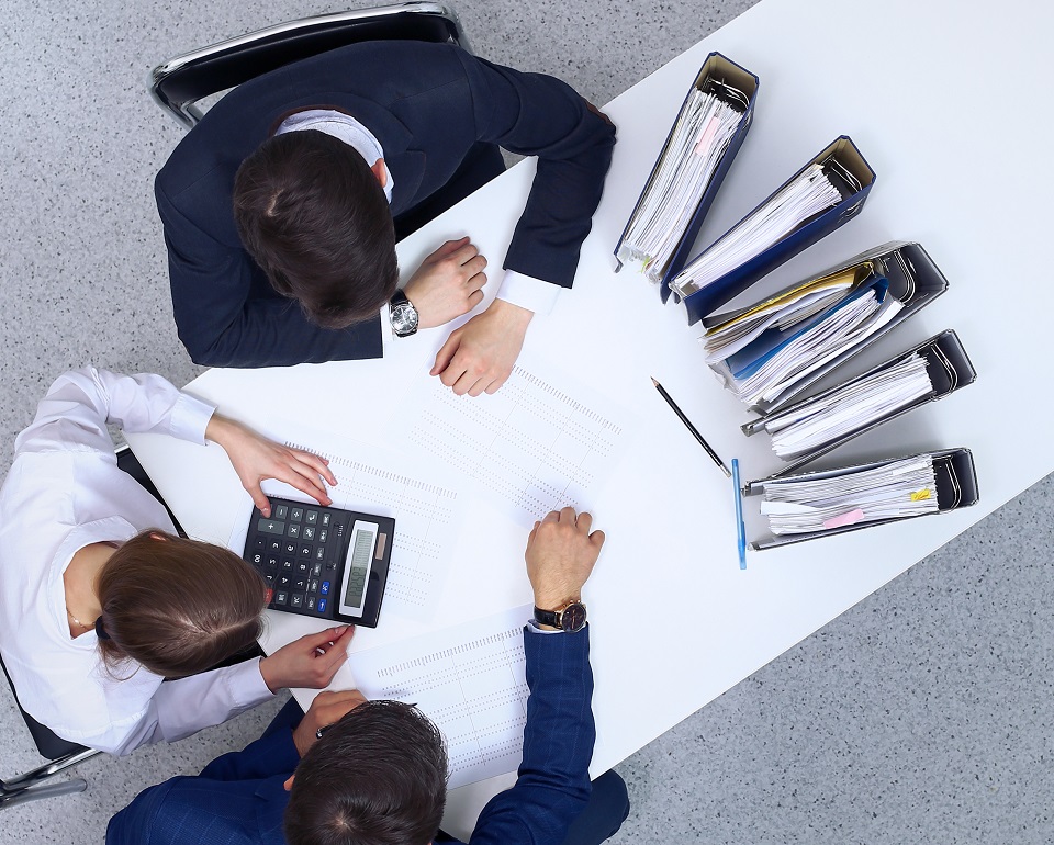 Personas trabajando