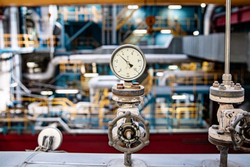 Tryckmätare för tryckkärl på en industri